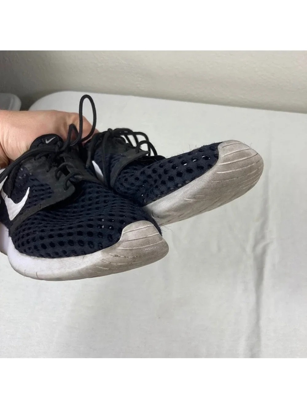 Nike Roshe One GS Black White Youth Boy 6Y Style 705485-008